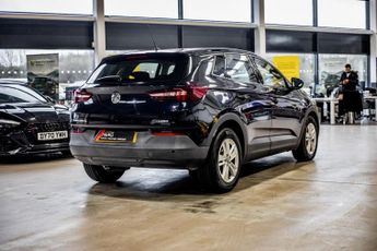 VAUXHALL GRANDLAND X 1.2 Turbo SE SUV 5dr Petrol Auto 8Spd Euro 6 (s/s) (130 ps)