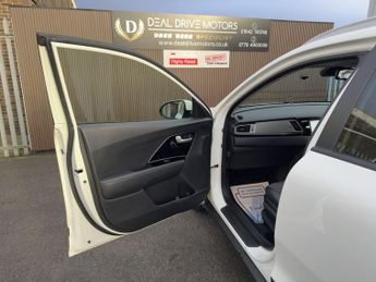 KIA NIRO 1.6h GDi 2 SUV 5dr Petrol Hybrid DCT Euro 6 (s/s) (139 bhp)