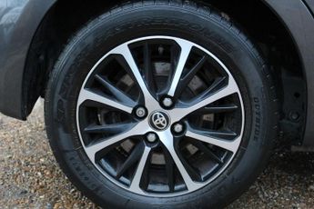 TOYOTA YARIS 1.5 VVT-h Icon Tech Hatchback 5dr Petrol Hybrid E-CVT Euro 6 (s/