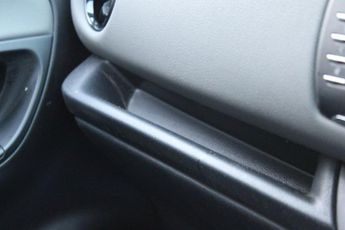 TOYOTA YARIS 1.5 VVT-h Icon Tech Hatchback 5dr Petrol Hybrid E-CVT Euro 6 (s/