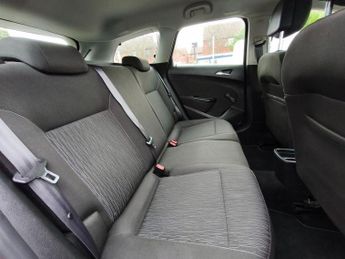 VAUXHALL ASTRA 1.6 16V Design Sports Tourer 5dr Petrol Auto Euro 5 (115 ps)