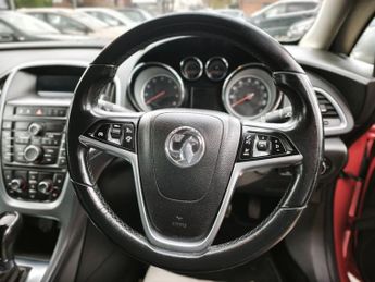 VAUXHALL ASTRA 1.6 16V Design Sports Tourer 5dr Petrol Auto Euro 5 (115 ps)