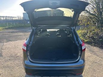 NISSAN QASHQAI 1.6 dCi Acenta Premium SUV 5dr Diesel XTRON 2WD Euro 5 (s/s) (13