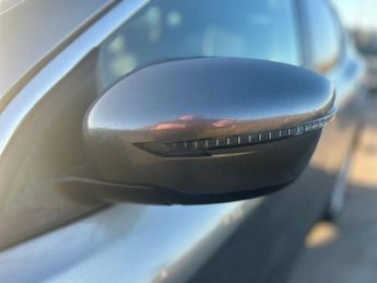 NISSAN QASHQAI 1.6 dCi Acenta Premium SUV 5dr Diesel XTRON 2WD Euro 5 (s/s) (13