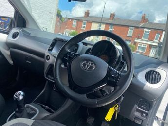 TOYOTA AYGO 1.0 VVT-i x-trend Hatchback 5dr Petrol Manual Euro 6 (71 ps)