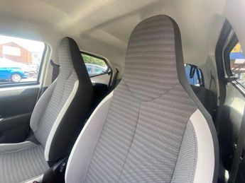 TOYOTA AYGO 1.0 VVT-i x-trend Hatchback 5dr Petrol Manual Euro 6 (71 ps)