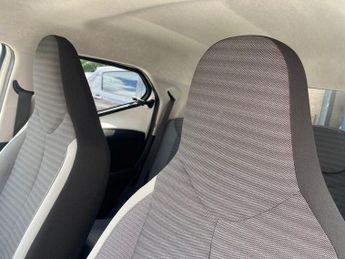 TOYOTA AYGO 1.0 VVT-i x-trend Hatchback 5dr Petrol Manual Euro 6 (71 ps)