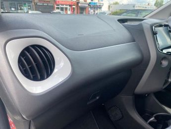 TOYOTA AYGO 1.0 VVT-i x-trend Hatchback 5dr Petrol Manual Euro 6 (71 ps)