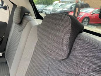 TOYOTA AYGO 1.0 VVT-i x-trend Hatchback 5dr Petrol Manual Euro 6 (71 ps)