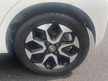 TOYOTA AYGO 1.0 VVT-i x-trend Hatchback 5dr Petrol Manual Euro 6 (71 ps)