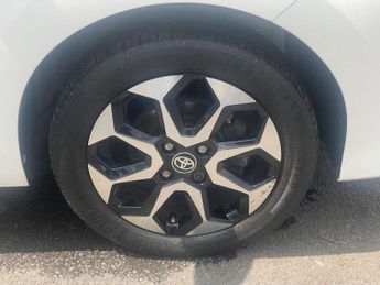 TOYOTA AYGO 1.0 VVT-i x-trend Hatchback 5dr Petrol Manual Euro 6 (71 ps)