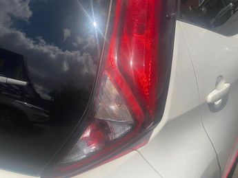 TOYOTA AYGO 1.0 VVT-i x-trend Hatchback 5dr Petrol Manual Euro 6 (71 ps)