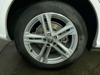 AUDI Q5 2.0 TDI 40 S line SUV 5dr Diesel S Tronic quattro Euro 6 (s/s) (
