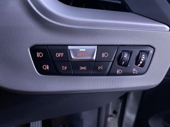 BMW 1 SERIES 1.5 118i SE (LCP) Hatchback 5dr Petrol DCT Euro 6 (s/s) (136 ps)