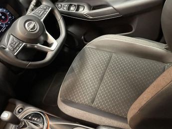 NISSAN JUKE 1.0 DIG-T N-Connecta SUV 5dr Petrol DCT Auto Euro 6 (s/s) (114 p