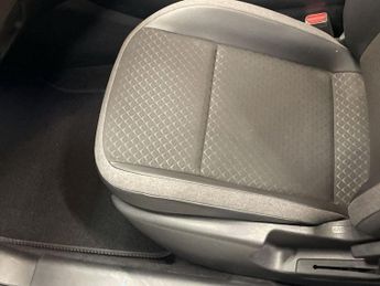 NISSAN JUKE 1.0 DIG-T N-Connecta SUV 5dr Petrol DCT Auto Euro 6 (s/s) (114 p