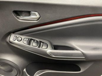 NISSAN JUKE 1.0 DIG-T N-Connecta SUV 5dr Petrol DCT Auto Euro 6 (s/s) (114 p