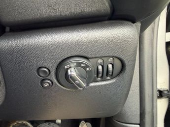 MINI Electric Hatch Cooper SE 32.6kWh Level 3 Hatchback 3dr Electric Auto (184 ps)