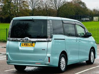 TOYOTA VOXY/NOAH 1.8 VVT-h HYBRID 7 SEATS AUTO EURO 6 