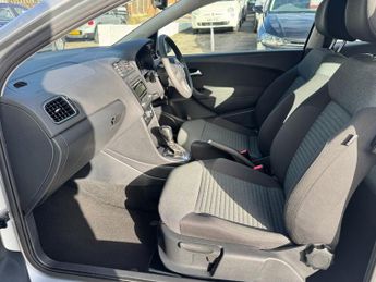 VOLKSWAGEN POLO 1.4 SE Hatchback 3dr Petrol DSG Euro 5 (85 ps)