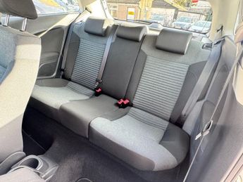 VOLKSWAGEN POLO 1.4 SE Hatchback 3dr Petrol DSG Euro 5 (85 ps)