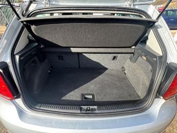 VOLKSWAGEN POLO 1.4 SE Hatchback 3dr Petrol DSG Euro 5 (85 ps)