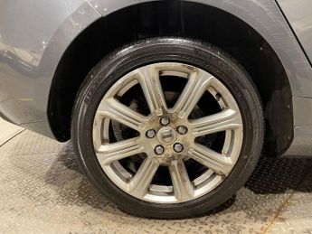 VOLVO V40 2.0 D3 Inscription Hatchback 5dr Diesel Auto Euro 6 (s/s) (150 p