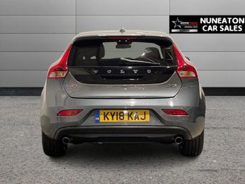 VOLVO V40 2.0 D3 Inscription Hatchback 5dr Diesel Auto Euro 6 (s/s) (150 p