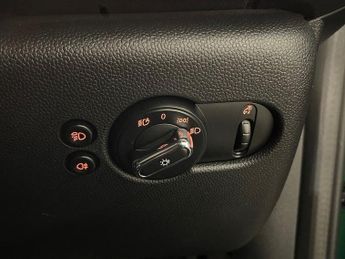 MINI Electric Hatch Cooper SE 32.6kWh Level 3 Hatchback 3dr Electric Auto (184 ps)