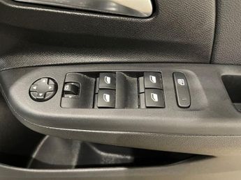 VAUXHALL Corsa Electric 50kWh GS Hatchback 5dr Electric Auto (136 ps)