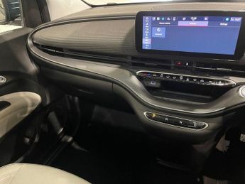 FIAT 500E 42kWh La Prima Hatchback 3dr Electric Auto (118 ps)