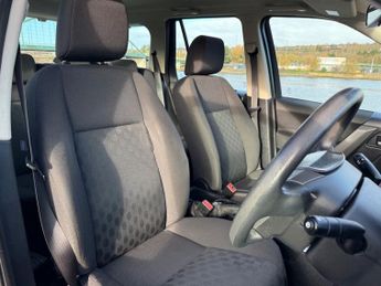 LAND ROVER FREELANDER 2 2.2 TD4 GS SUV 5dr Diesel Auto 4WD Euro 4 (160 ps)