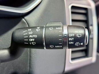 LAND ROVER RANGE ROVER SPORT 3.0 SD V6 HSE SUV 5dr Diesel Auto 4WD Euro 6 (s/s) (306 ps)
