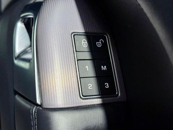 LAND ROVER RANGE ROVER SPORT 3.0 SD V6 HSE SUV 5dr Diesel Auto 4WD Euro 6 (s/s) (306 ps)