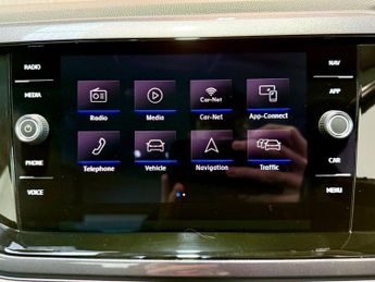 VOLKSWAGEN POLO 1.0 TSI SEL Hatchback 5dr Petrol DSG Euro 6 (s/s) (110 ps)