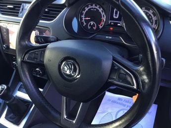 SKODA OCTAVIA 1.6 TDI SE Technology Estate 5dr Diesel Manual Euro 6 (s/s) (115