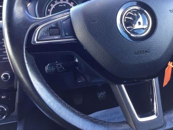 SKODA OCTAVIA 1.6 TDI SE Technology Estate 5dr Diesel Manual Euro 6 (s/s) (115