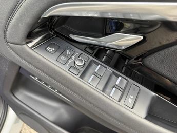 LAND ROVER RANGE ROVER EVOQUE 2.0 D180 R-Dynamic SE SUV 5dr Diesel Auto 4WD Euro 6 (s/s) (180 