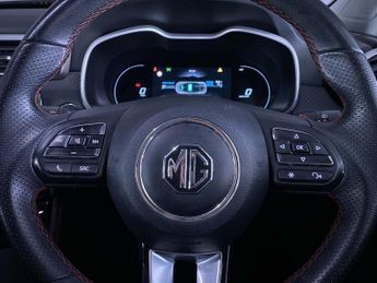 MG MG ZS 72.6kWh Trophy Connect Long Range SUV 5dr Electric Auto (156 ps)