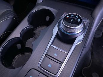 FORD KUGA 2.5 Duratec 14.4kWh Vignale SUV 5dr Petrol Plug-in Hybrid CVT Eu