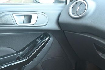 FORD FIESTA 1.0T EcoBoost Zetec Hatchback 5dr Petrol Powershift Euro 6 (100 