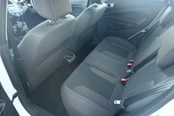 FORD FIESTA 1.0T EcoBoost Zetec Hatchback 5dr Petrol Powershift Euro 6 (100 