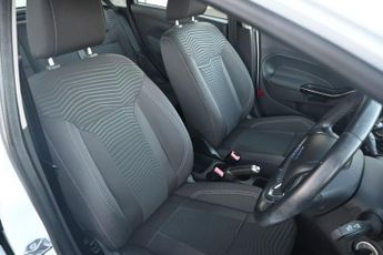 FORD FIESTA 1.0T EcoBoost Zetec Hatchback 5dr Petrol Powershift Euro 6 (100 