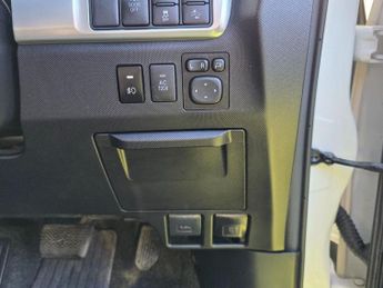 TOYOTA ESTIMA 2.3L ESTIMA HYBRID AHR20 AUTOMATIC