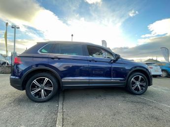 VOLKSWAGEN TIGUAN 2.0 TDI BlueMotion Tech SE Navigation SUV 5dr Diesel DSG 4Motion