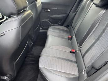 PEUGEOT E-2008 50kWh Allure Premium SUV 5dr Electric Auto 