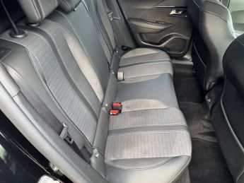 PEUGEOT E-2008 50kWh Allure Premium SUV 5dr Electric Auto 