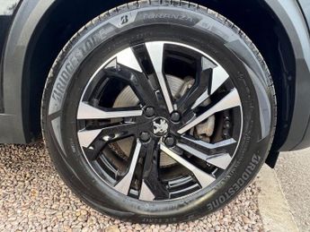 PEUGEOT E-2008 50kWh Allure Premium SUV 5dr Electric Auto 