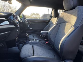 MINI Electric Hatch Cooper SE 32.6kWh Level 2 Hatchback 3dr Electric Auto 