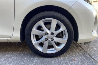 TOYOTA YARIS 1.5 VVT-h Excel Hatchback 5dr Petrol Hybrid E-CVT Euro 6 (15in A